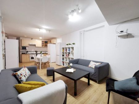 Great room in Madrid, in Santa Catalina Street - Photo 5