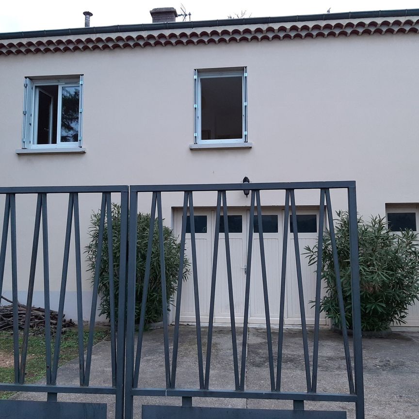 Sur la commune de MONTELIMAR (26) une villa de 76 m2 avec grand garage. - Photo 1