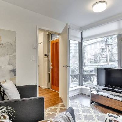 1/bd 1/ba, Deep, relaxing soaker tub, Vancouver BC - Photo 1