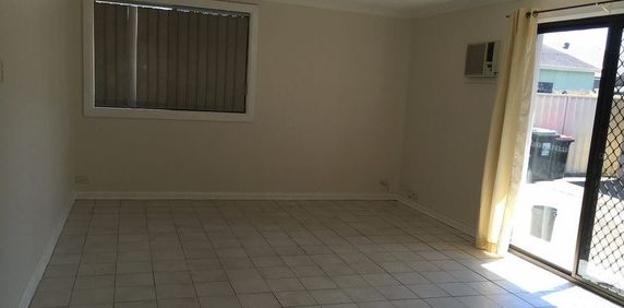 Quiet, Cosy, Well Presented 3 bedroom Home - Photo 2