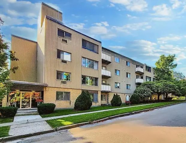 Belle Ayre Apartments - PARKING, HEAT & WATER INCLUDED | 14 Home Street, Guelph - Photo 1