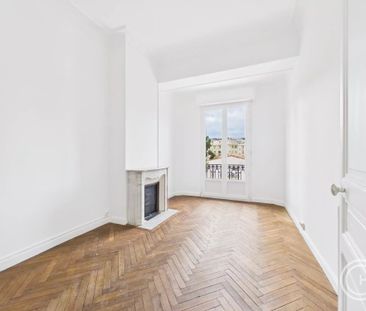 Location Maison 4 pièces 88m² NICE 06100 - Photo 2