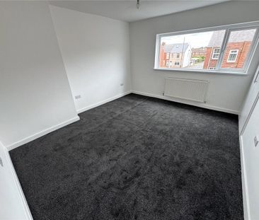 3 bedroom end of terrace house to rent - Photo 4