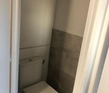 Loue STUDIO entièrement rénové proche Ecole Saint Luc - Photo 4