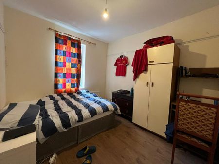 4 bedroom end of terrace house to rent - Photo 4