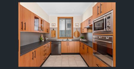 Fresh Family Home - Photo 5