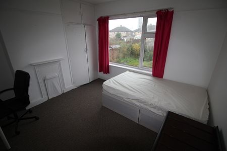 4 Bed Student Accommodation - Photo 3