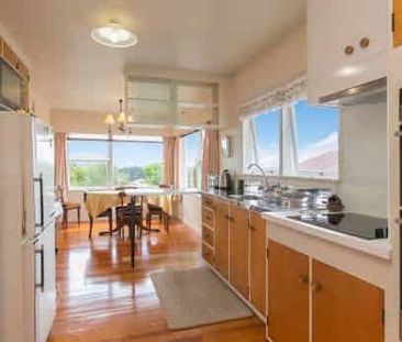 5 Bedroom and 2 bathroom - Photo 1