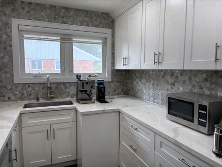 For Lease - 260 Hillside Drive, Mississauga, Ontario - Photo 5