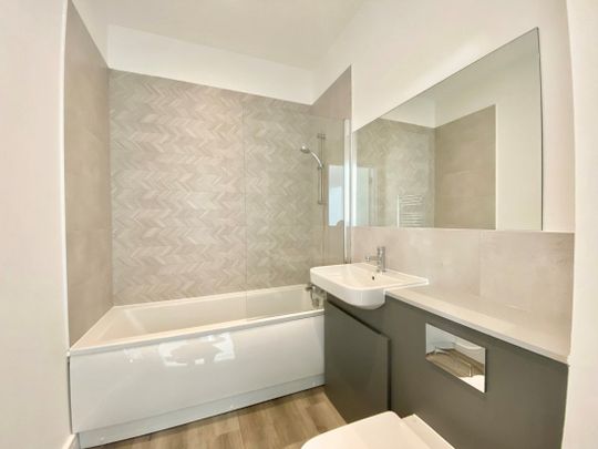 Peterborough - Photo 1