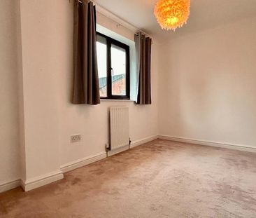 4 bedroom semi-detached house to rent - Photo 5