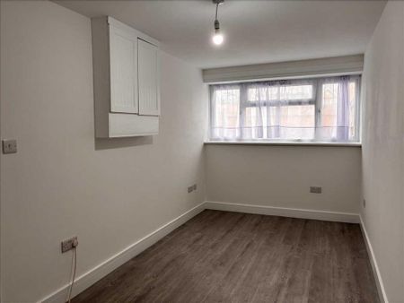 4 bedroom terraced house to rent - Photo 3