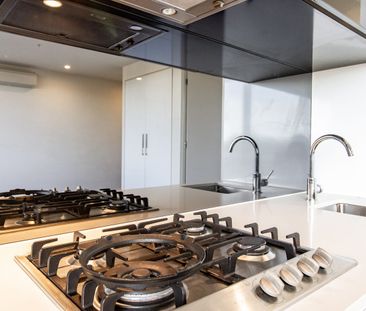 1 Bedroom 1 Bathroom With 1 Carpark @Hawthorn - Photo 5