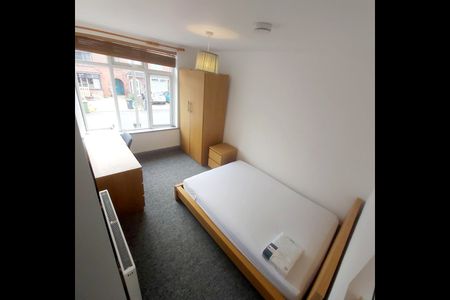 5 Bed Terraced House, Seventh Avenue, BS7 - Photo 2