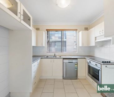 Light-Filled Apartment in a Quiet, Ultra-Convenient Ashfield Pocket - Photo 4
