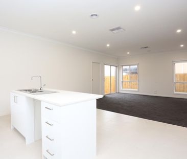 13 Hessel Avenue, Doreen VIC 3754 - Photo 5