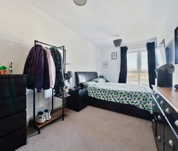 2 Bedroom Flat / Apartment - Meridian Way, Southampton - Photo 3