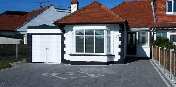 Barling Road, Great Wakering, Southend-on-sea, Essex, SS3 - Photo 2