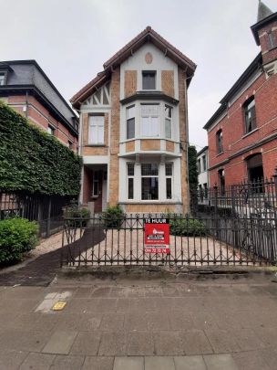 Stijlvol gelijkvloers appartement met 2 slaapkamers in het centrum van Geel! - Photo 1