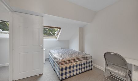 Convenient 4-Bed Ensuite Student House - Photo 4