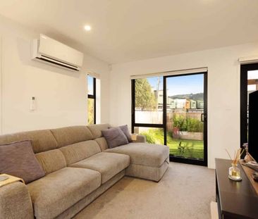 Cute, Compact & Modern Townhouse - Photo 1