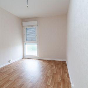 Location Appartement 3 pièces 64 m² Buzançais - Photo 2