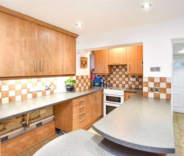 3 bedroom end of terrace house to rent - Photo 6