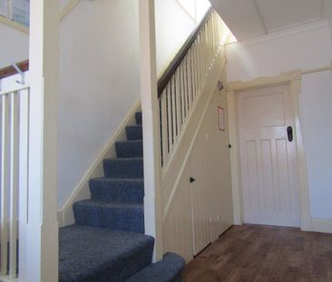 4 bedroom semi-detached house to rent - Photo 2