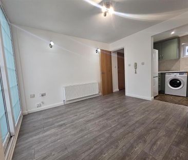 8c Lesley Heights, Glassillan Grove, Greenisland, Carrickfergus, BT... - Photo 1