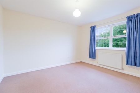 A 4 Bedroom House in Redgrove Park GL51 6QZ - Photo 4
