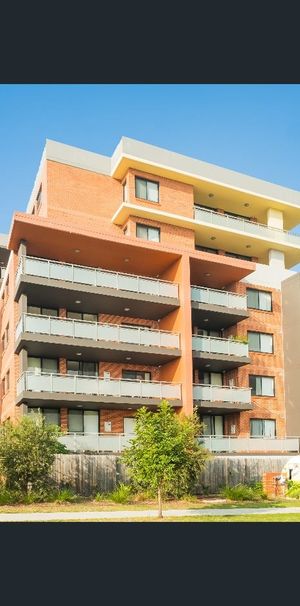 Spacious Modern Apartment in Prime Carlingford Location - Photo 1