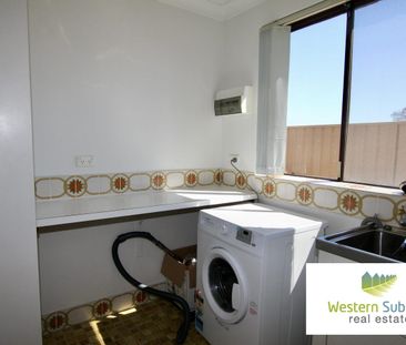 Spacious two bedroom ground floor apartment - Photo 3