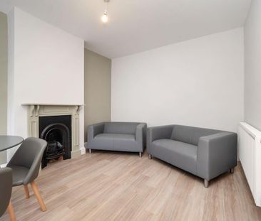 5 bedroom terraced house to rent - Photo 2