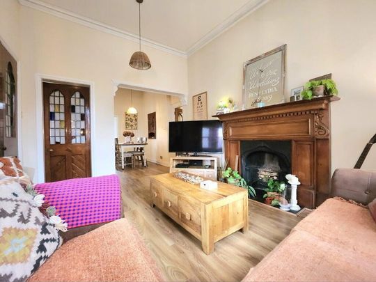 FORTWILLIAM GATELODGE, 2 Fortwilliam Park, Antrim Road, North Belfast, BT15 4AL - Photo 1