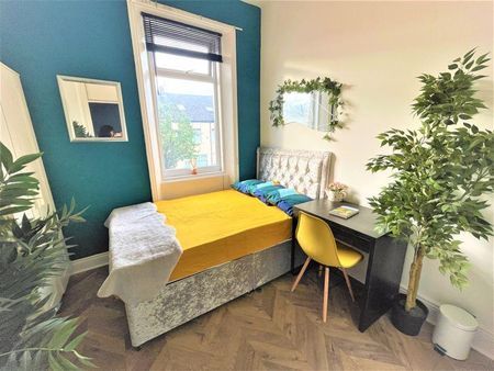 5 bedroom maisonette to rent - Photo 4