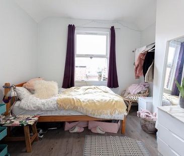 6 bedroom flat to rent - Photo 5