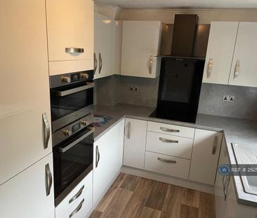 2 bedroom semi-detached house to rent - Photo 5