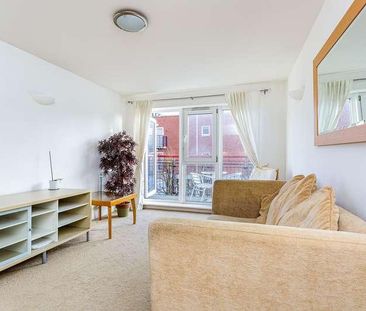 Blake House, Gunwharf Quays, PO1 - Photo 2