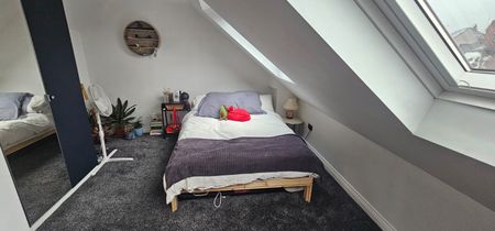 5 Bed - 21 Ash Crescent, Headingley, Leeds - LS6 3LE - Student - Photo 3