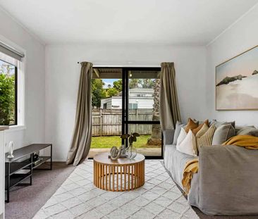 Birkdale 2-Bedroom Home – Relaxing Deck & Backyard - Photo 4