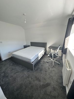 2 bedroom Flat in Marsh Vale, Leeds - Photo 1