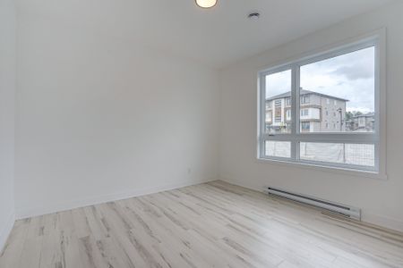 176 Boul. Louis Joseph Papineau Cowansville, QC J2K - Photo 5