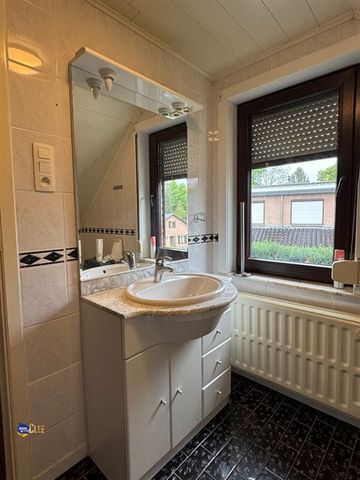 Gezinswoning met 3 slaapkamers - Photo 2