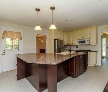 For Lease - 570 DUFF Crescent, Beacon Hill North - South and Area, ... - Photo 3