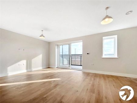 2 bedroom flat to rent - Photo 3