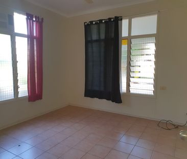 Affordable Ground Level Unit in a quiet block of 3! - Photo 5