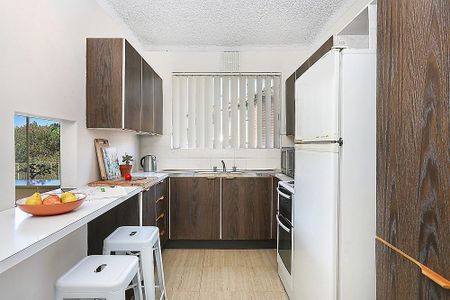 Easy Living In Prime Location - Photo 5