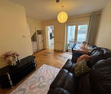 Southampton Street Room 2 - Photo 1