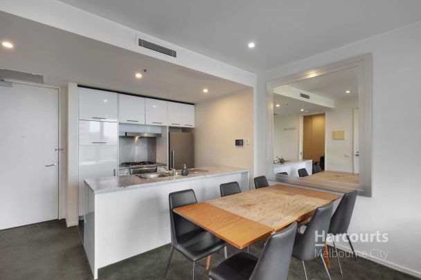 Fully Furnished With Striking Urban Cityscape Views - Photo 1