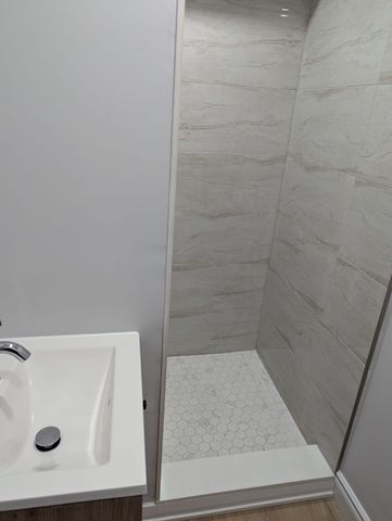 For Lease - 28 Hettersley Drive, Ajax, Ontario - Photo 3